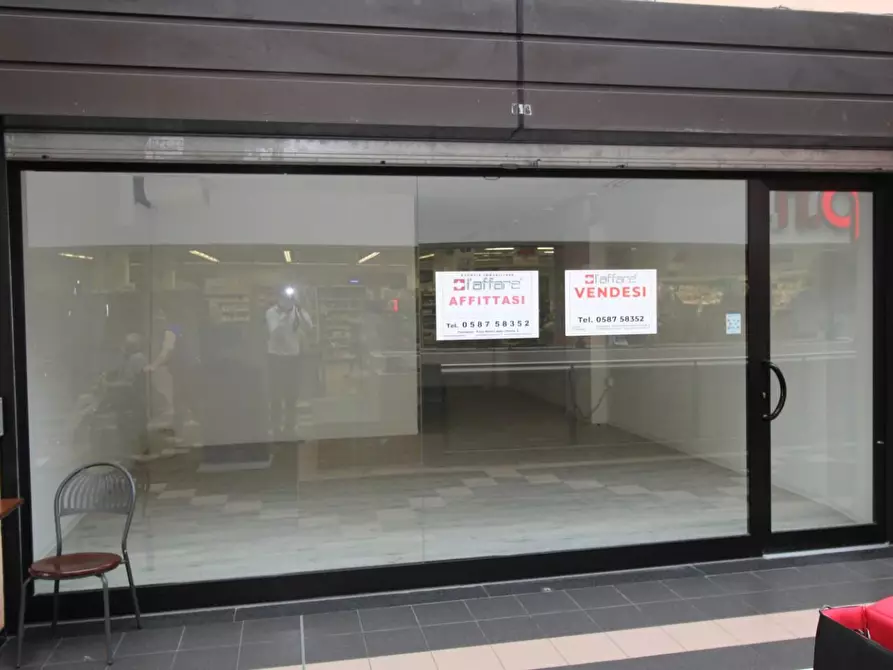 locale commerciale in affitto a Pontedera