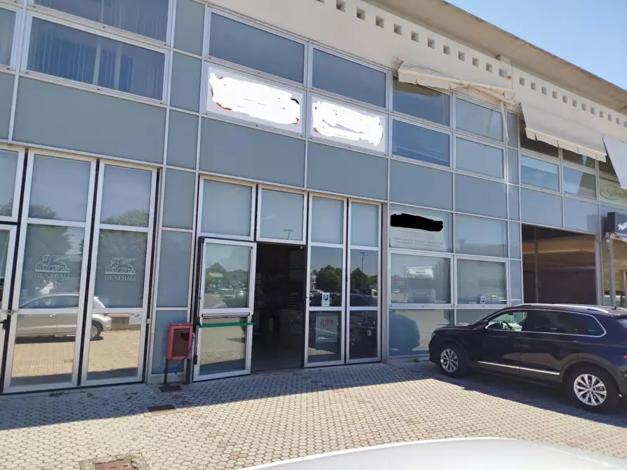 locale commerciale in affitto a Pontedera in zona La Borra