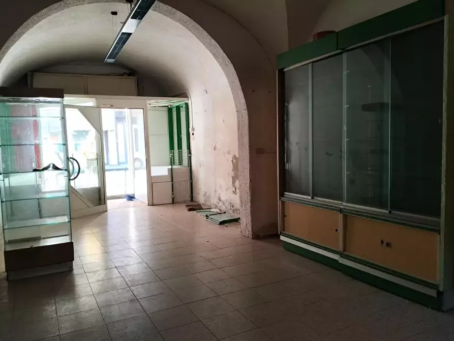 locale commerciale in affitto a Pontedera