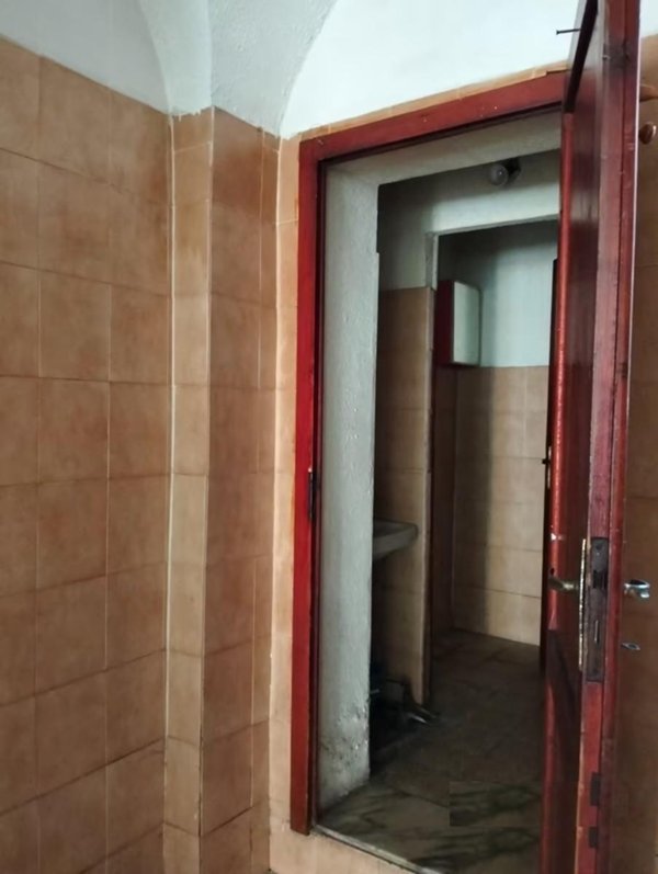 locale commerciale in affitto a Pontedera