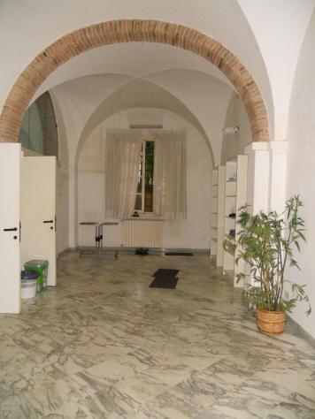 negozio in affitto a Pontedera