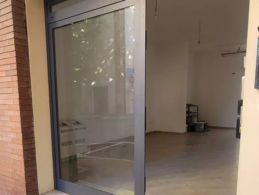 locale commerciale in affitto a Pontedera