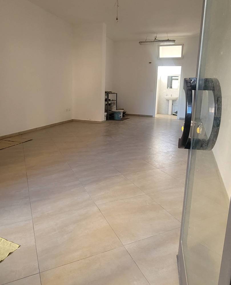 locale commerciale in affitto a Pontedera