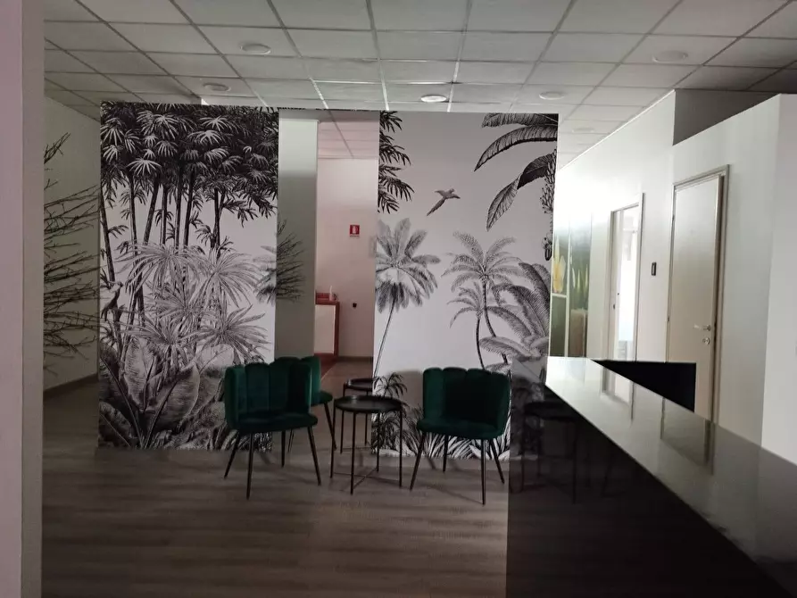 locale commerciale in affitto a Pontedera