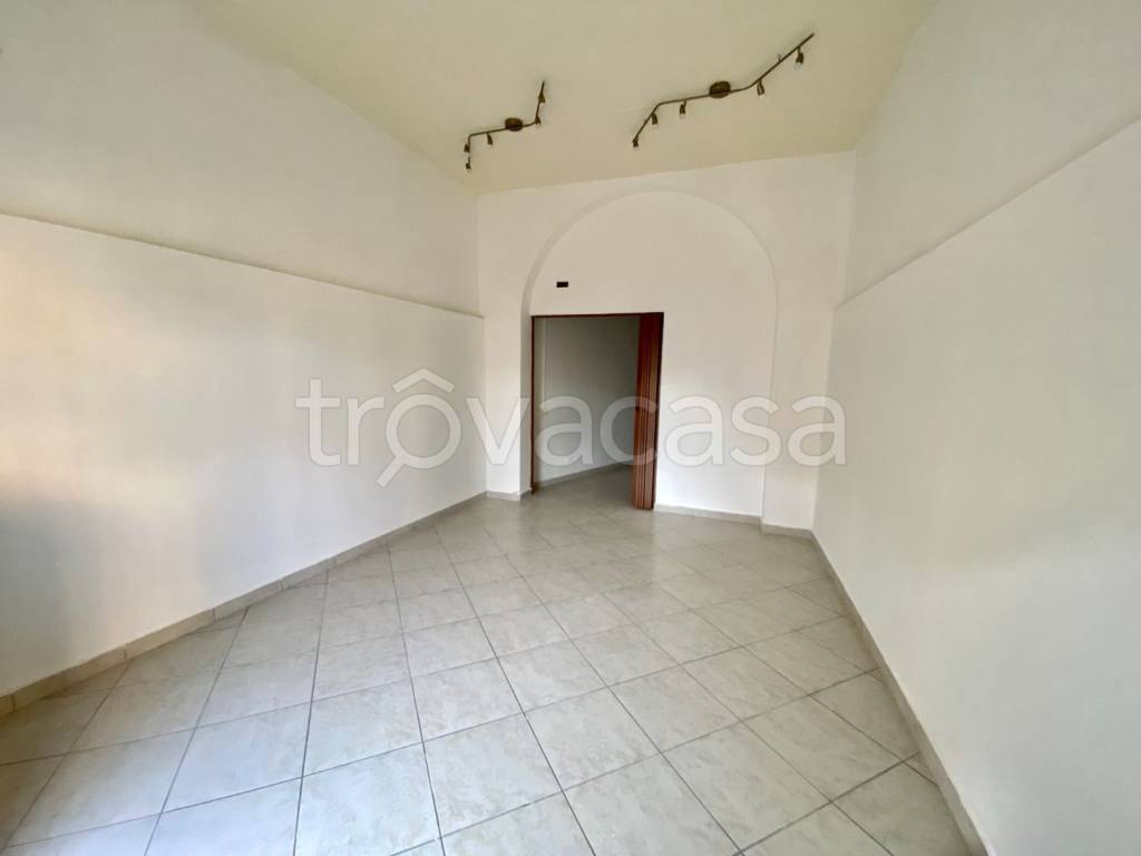 negozio in affitto a Pontedera