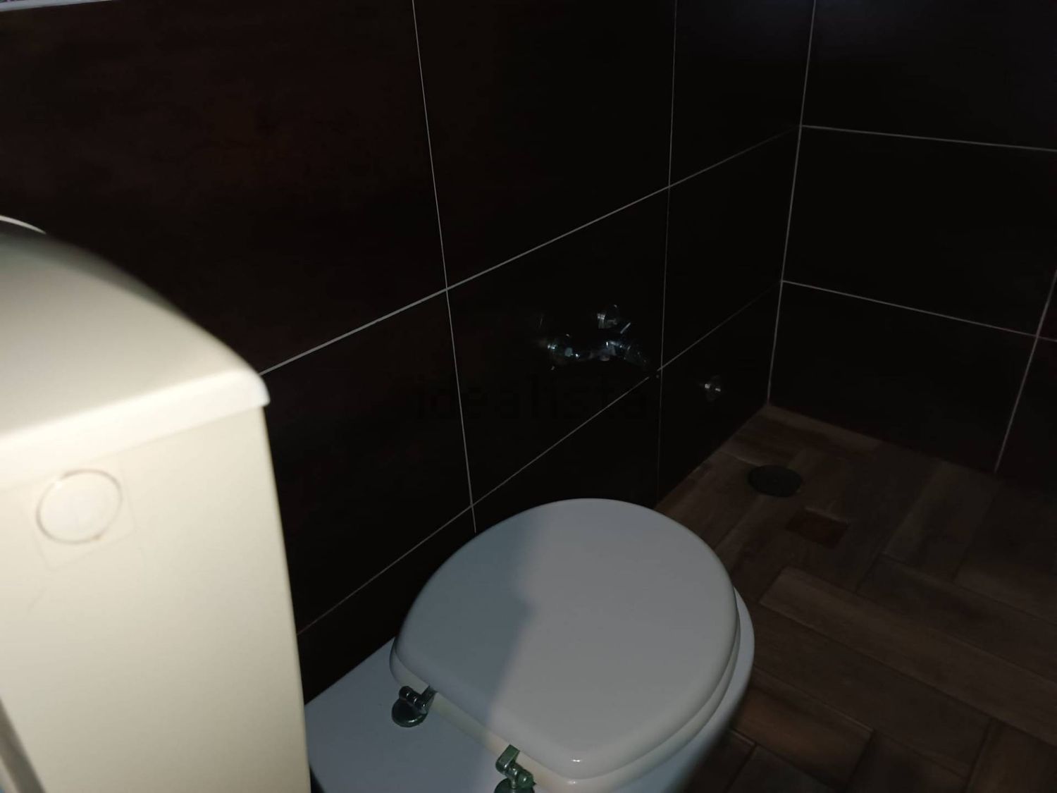 locale commerciale in affitto a Pontedera