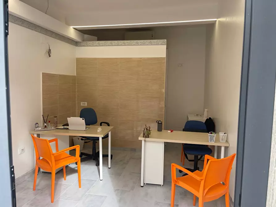 negozio in affitto a Pontedera