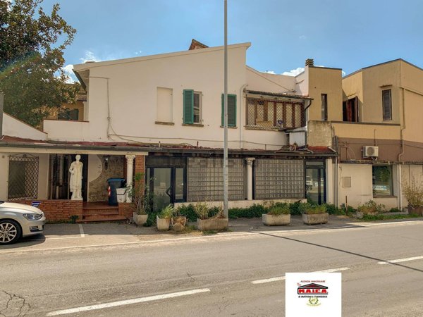 negozio in affitto a Pontedera