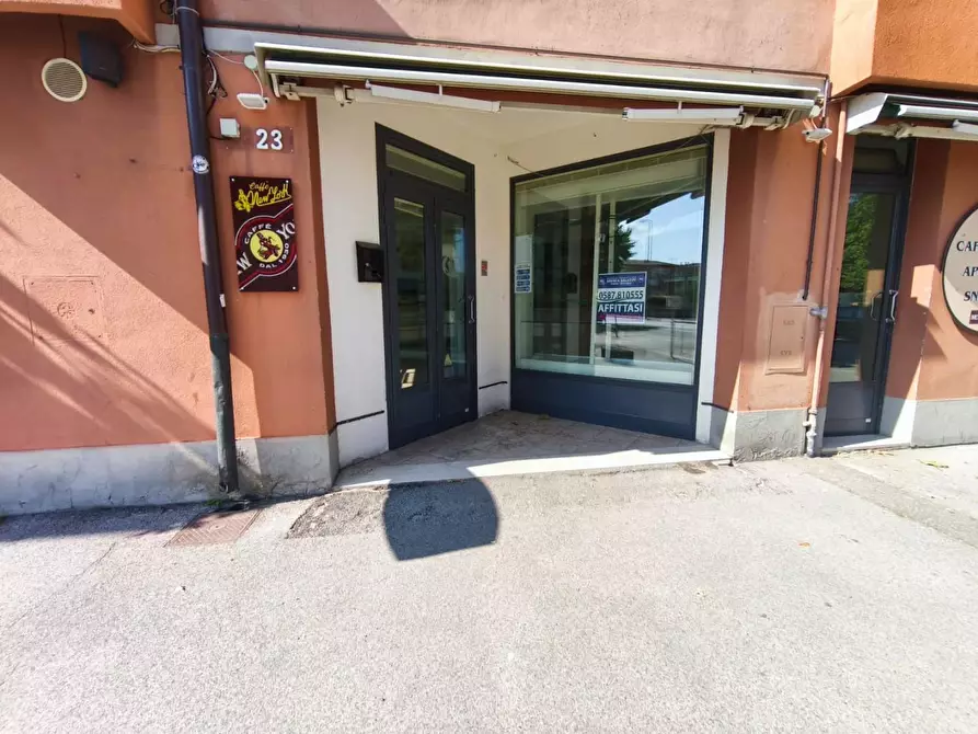 locale commerciale in affitto a Pontedera