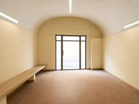 negozio in affitto a Pontedera