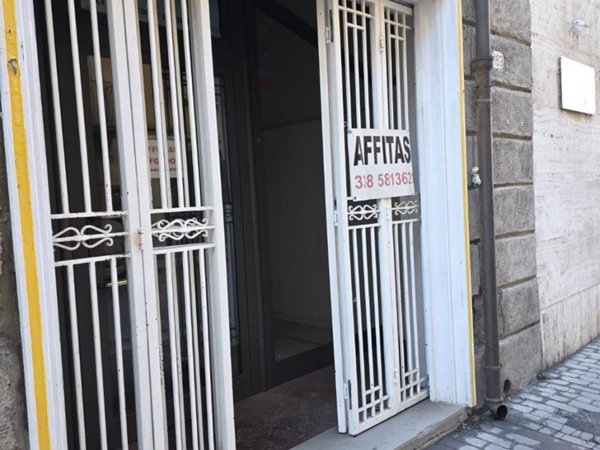 negozio in affitto a Pontedera