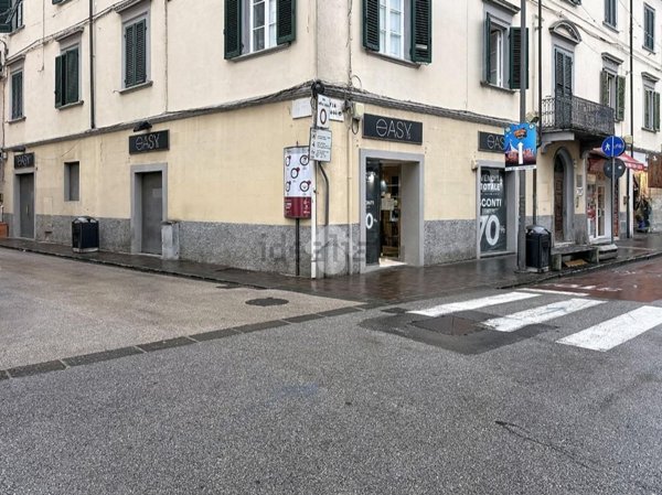 negozio in affitto a Pontedera