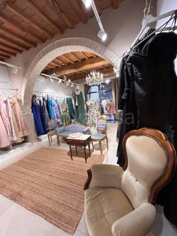 negozio in affitto a Pontedera