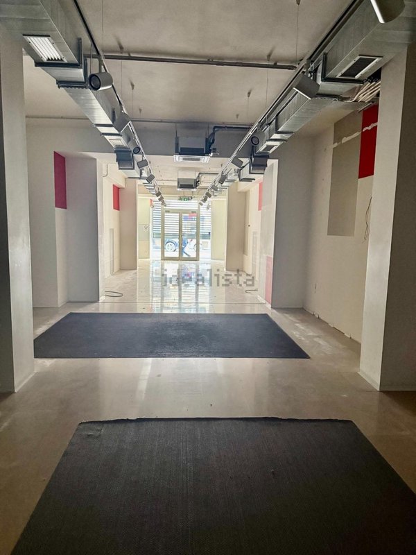 negozio in affitto a Pontedera