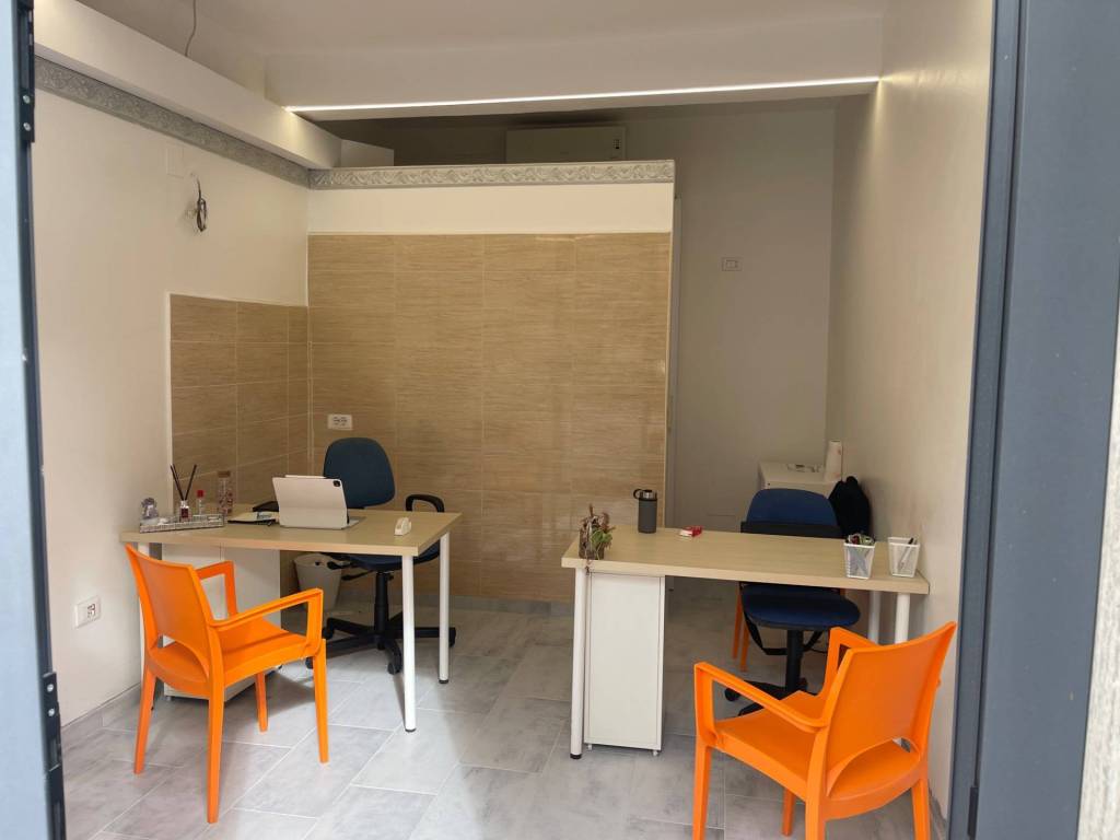 negozio in affitto a Pontedera