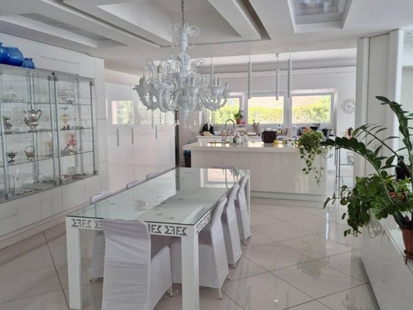 negozio in affitto a Pontedera