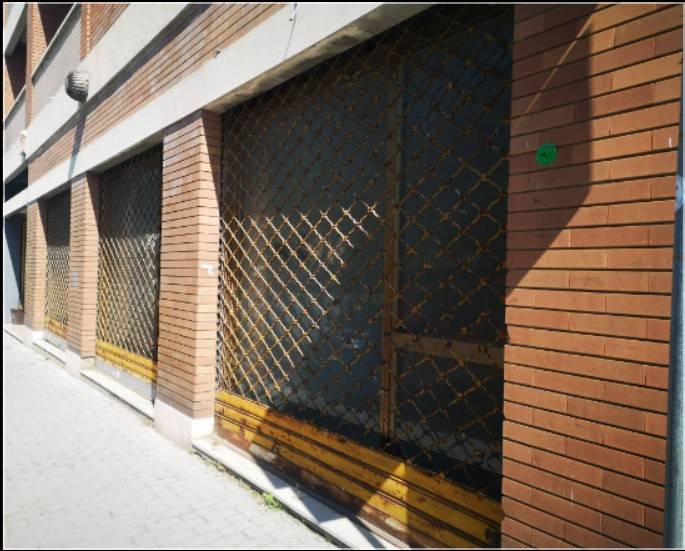 locale commerciale in affitto a Pontedera