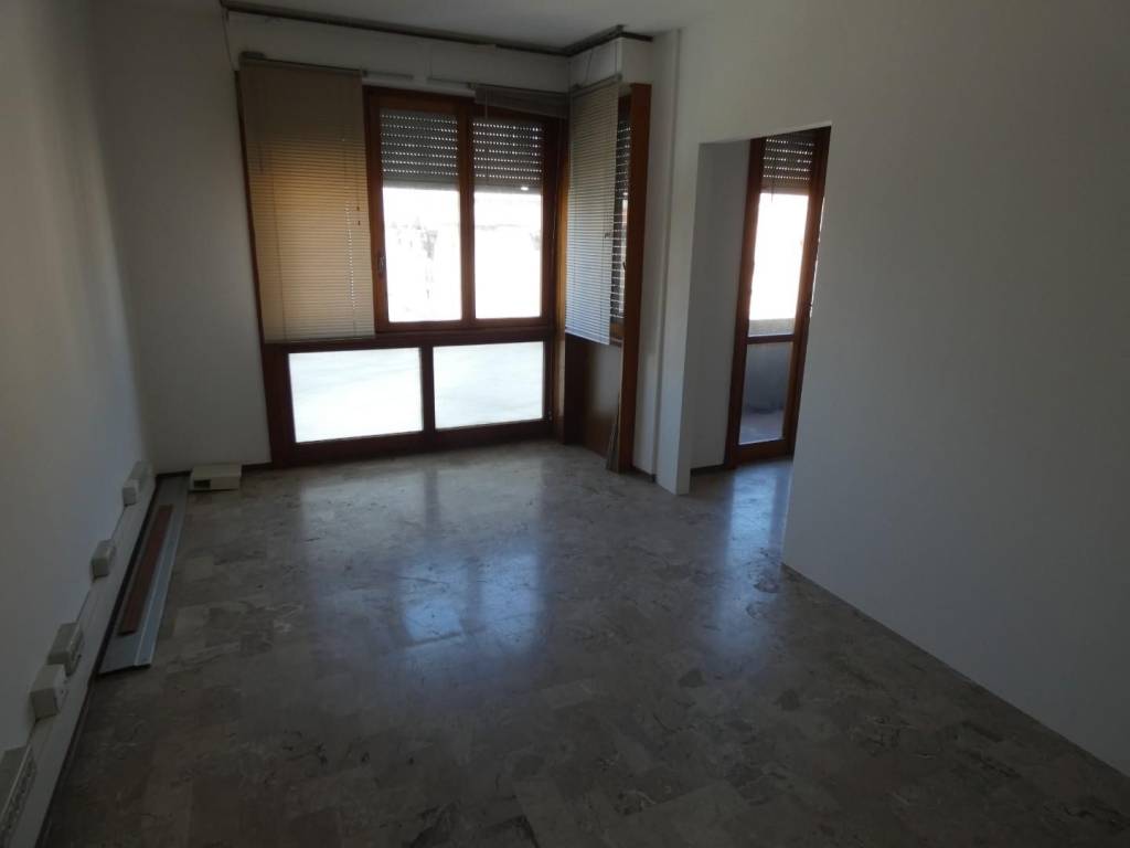 ufficio in affitto a Pontedera
