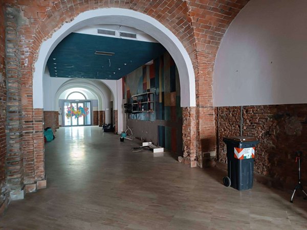 locale commerciale in affitto a Pontedera