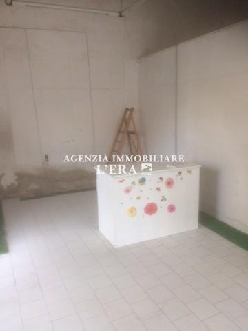 locale commerciale in affitto a Pontedera