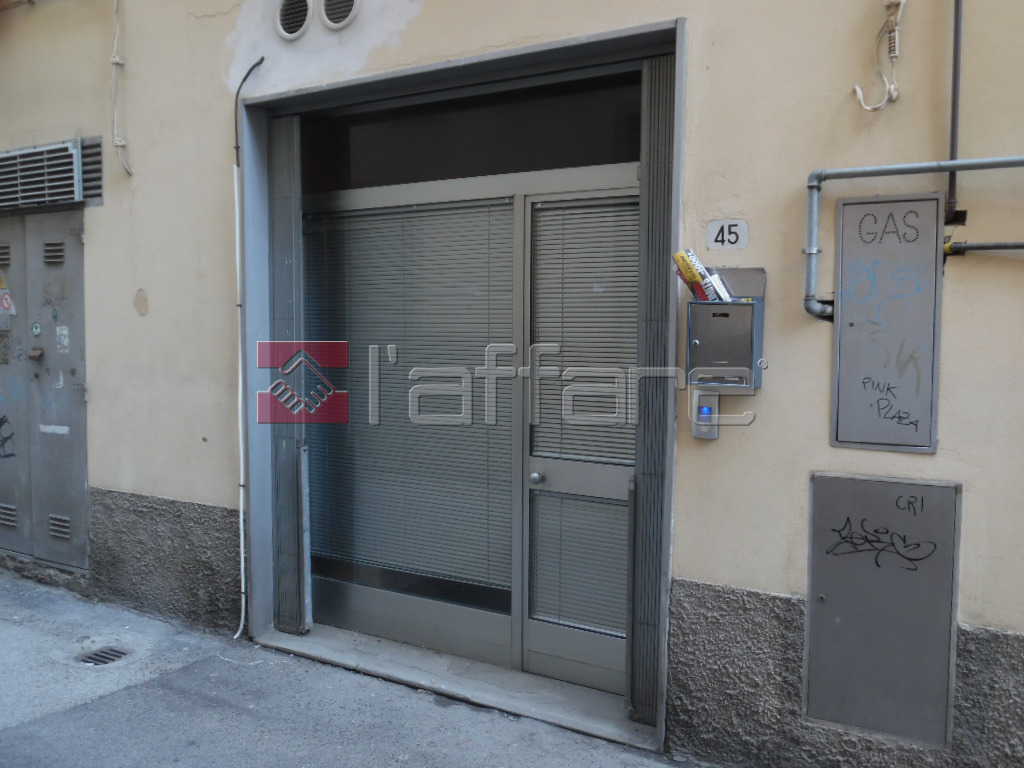locale commerciale in affitto a Pontedera