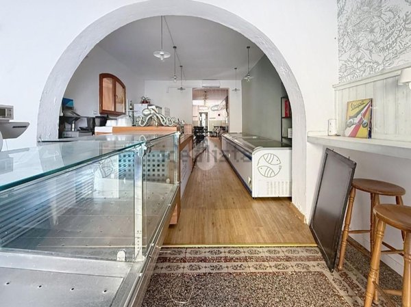 locale commerciale in affitto a Pontedera