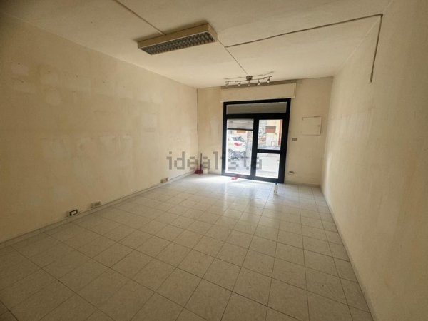 locale commerciale in affitto a Pontedera in zona La Bianca