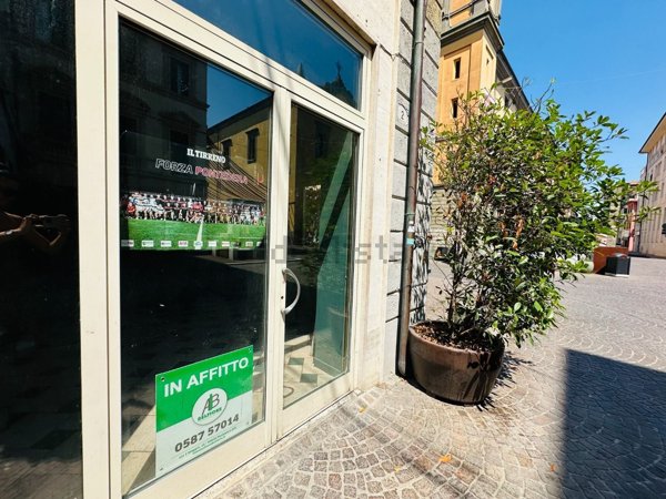 locale commerciale in affitto a Pontedera in zona La Bianca