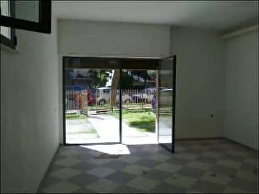 negozio in affitto a San Giuliano Terme in zona Pontasserchio