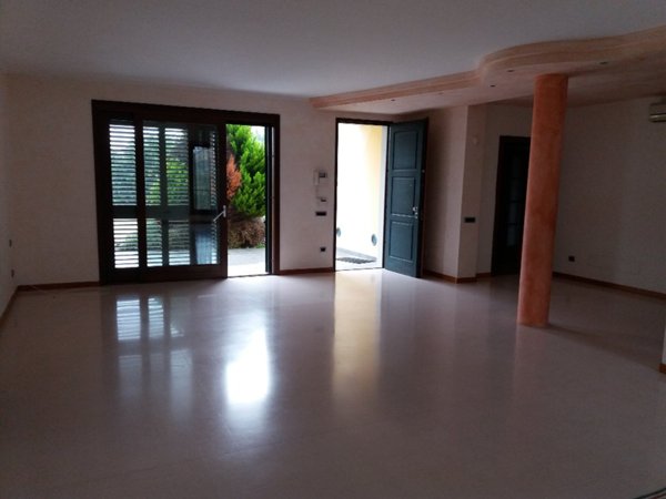 casa indipendente in affitto a San Giuliano Terme in zona Arena-Metato