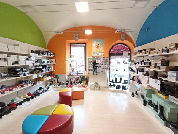 locale commerciale in affitto a San Giuliano Terme