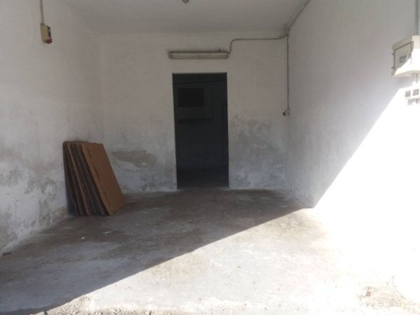 locale di sgombero in affitto a San Giuliano Terme in zona San Martino a Ulmiano