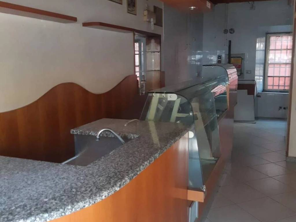 locale commerciale in affitto a San Giuliano Terme