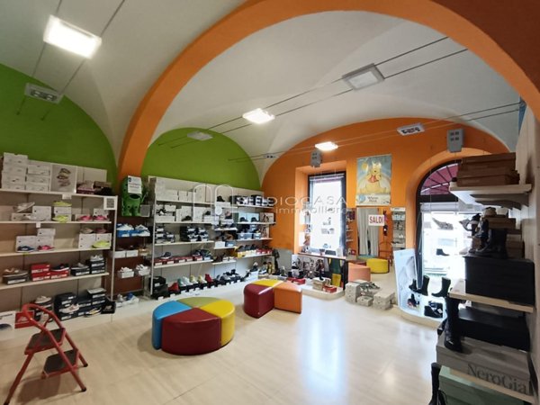 locale commerciale in affitto a San Giuliano Terme