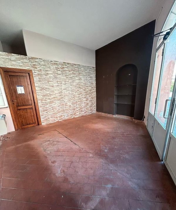 locale commerciale in affitto a San Giuliano Terme