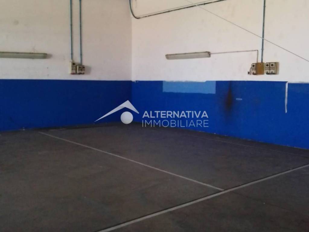 locale commerciale in affitto a San Giuliano Terme in zona Mezzana