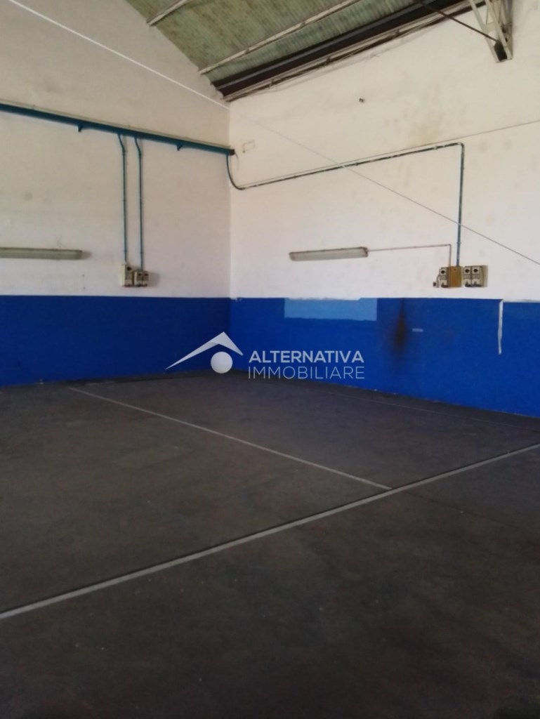 locale commerciale in affitto a San Giuliano Terme in zona Mezzana