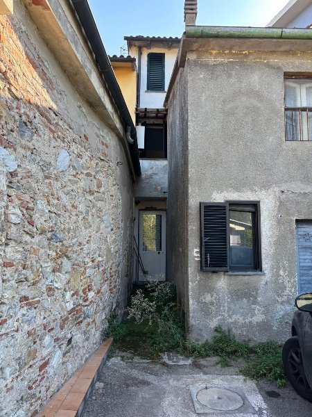 casa indipendente in affitto a San Giuliano Terme in zona Gello