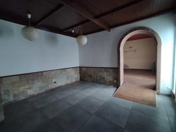 locale commerciale in affitto a San Giuliano Terme in zona Pontasserchio