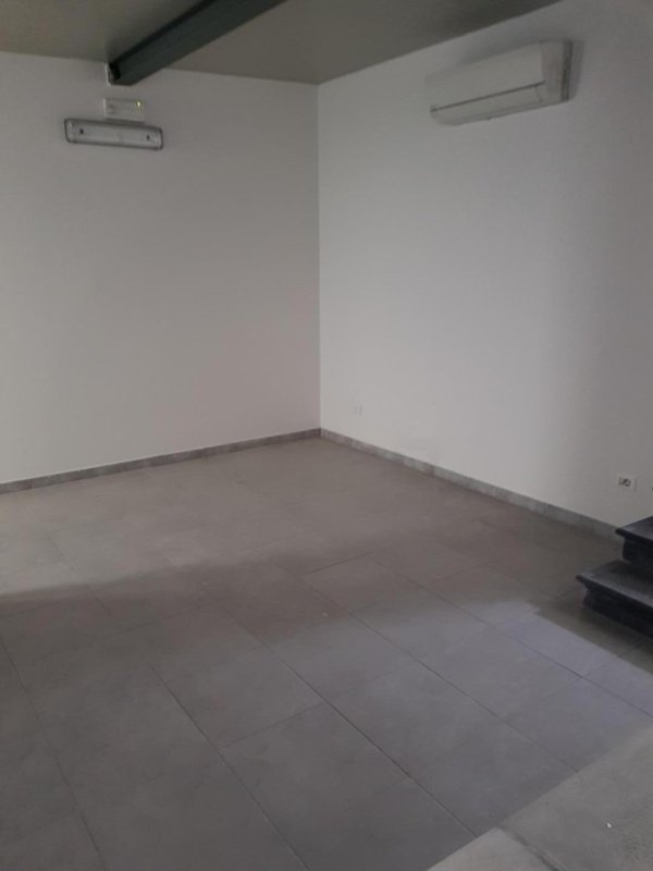 locale commerciale in affitto a San Giuliano Terme