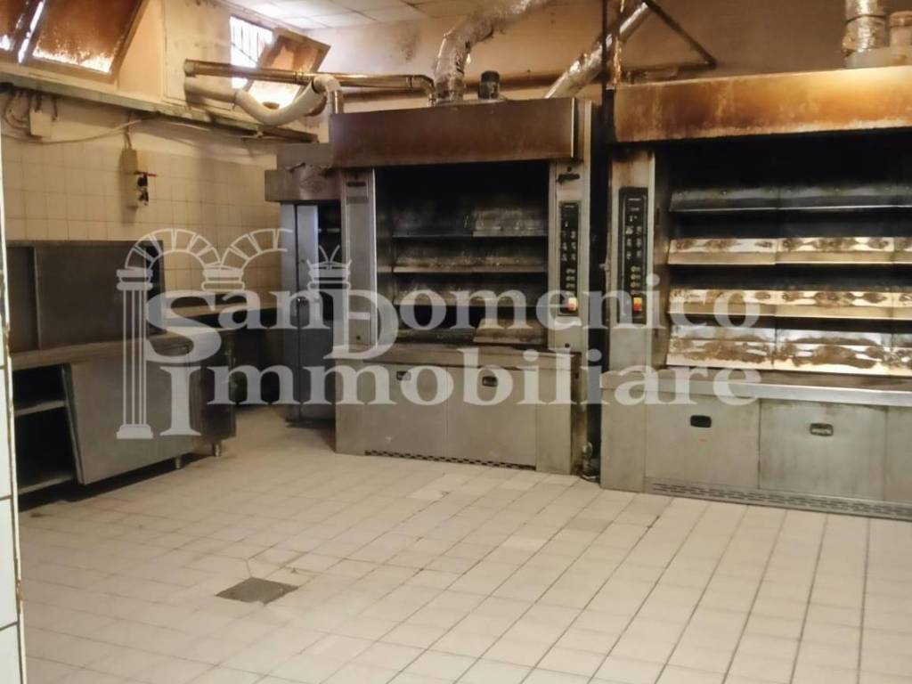 locale commerciale in affitto a San Giuliano Terme in zona Campo