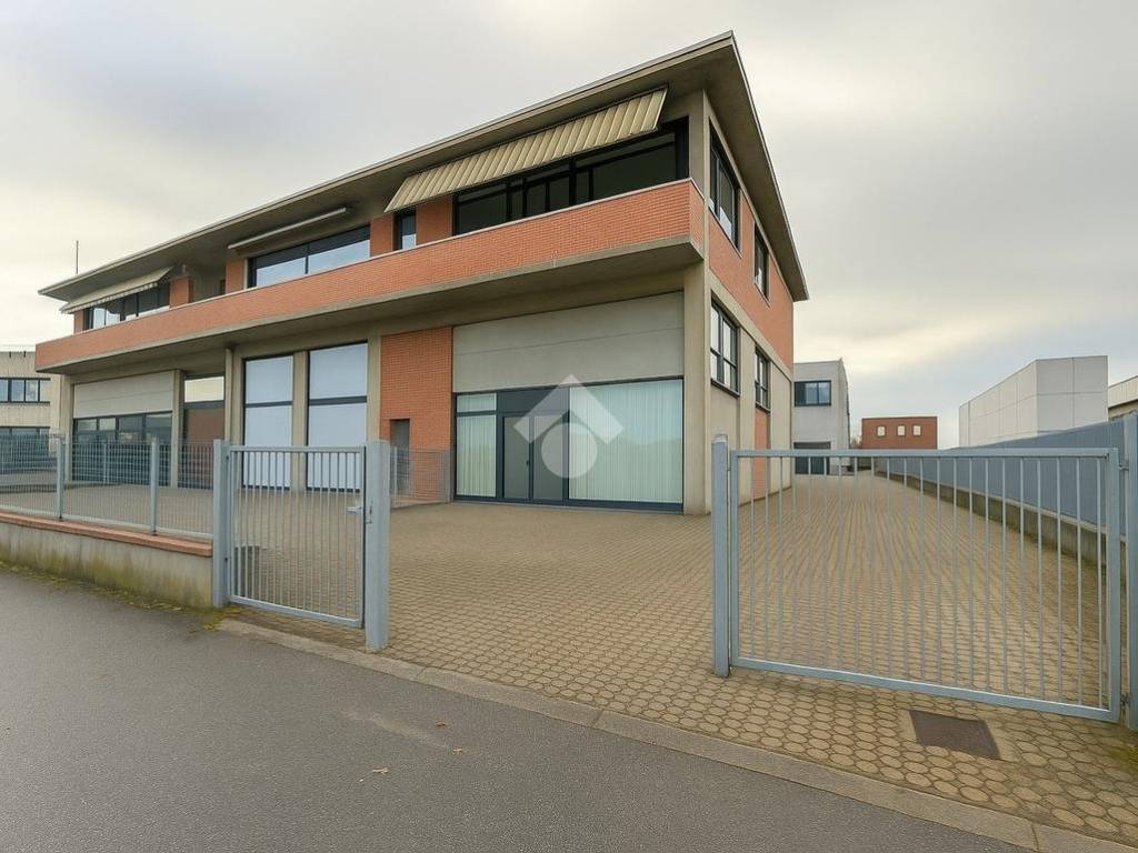 negozio in affitto a San Giuliano Terme in zona Ghezzano