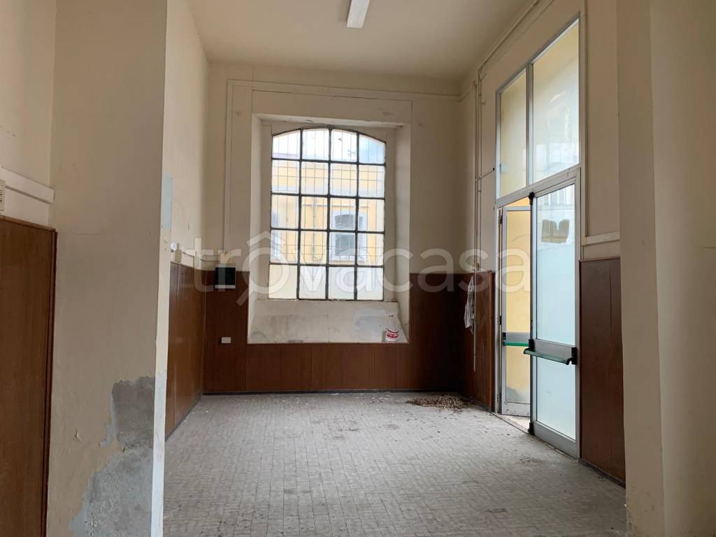 negozio in affitto a San Giuliano Terme in zona Ghezzano