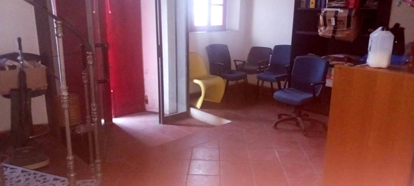 locale commerciale in affitto a San Giuliano Terme in zona Mezzana