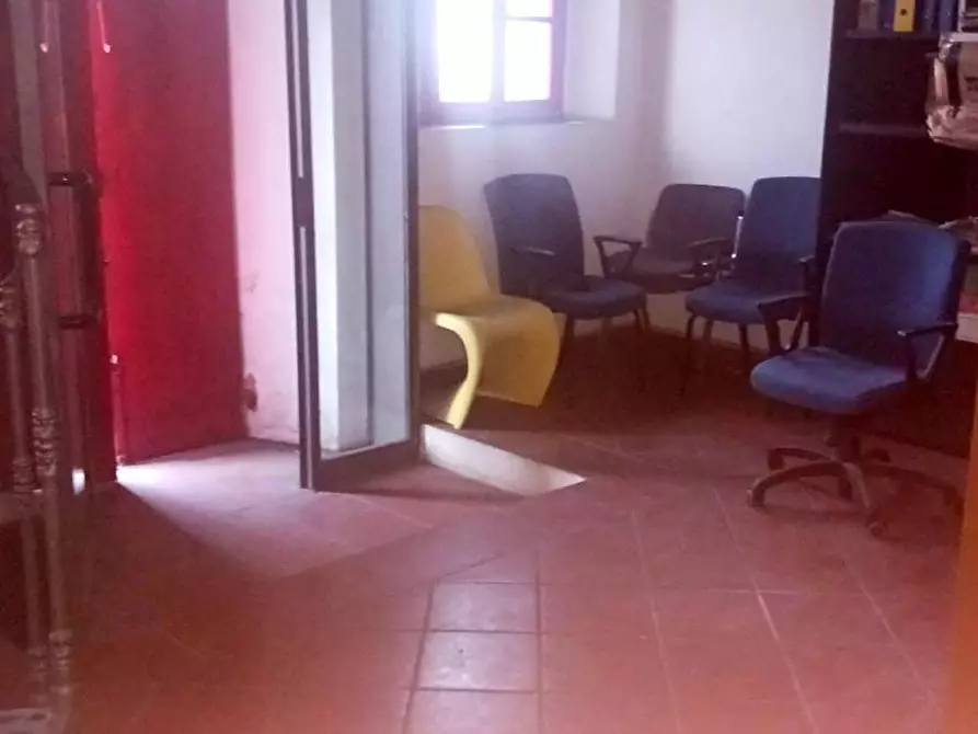locale commerciale in affitto a San Giuliano Terme in zona Mezzana