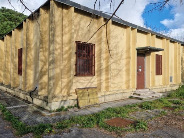 locale commerciale in affitto a San Giuliano Terme in zona Arena-Metato