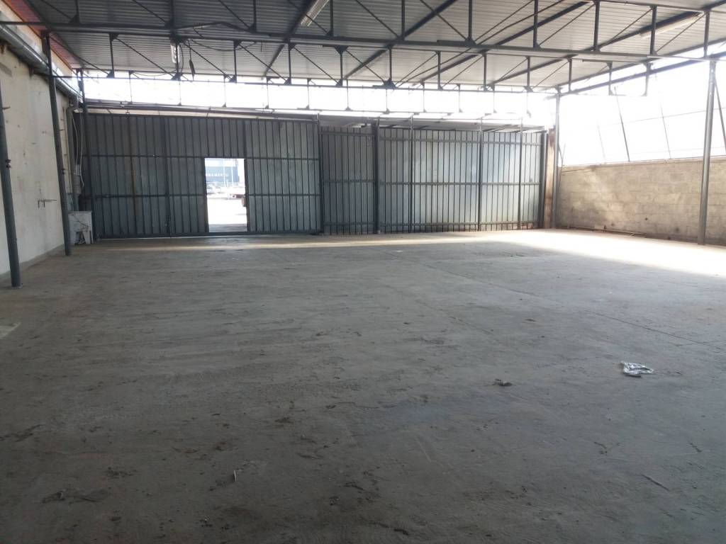 locale commerciale in affitto a San Giuliano Terme in zona Gello