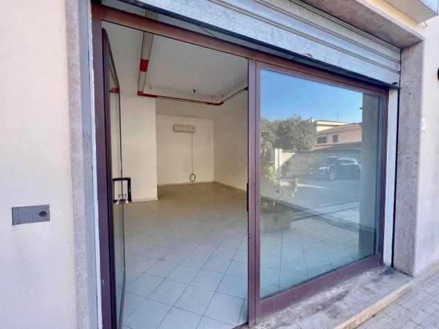 negozio in affitto a San Giuliano Terme in zona Mezzana