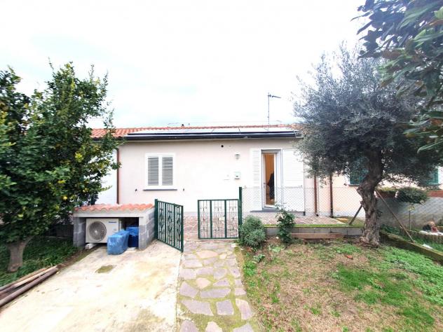 casa indipendente in affitto a San Giuliano Terme in zona Gello