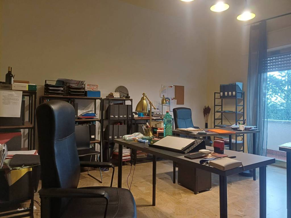 ufficio in affitto a San Giuliano Terme in zona Madonna dell'Acqua